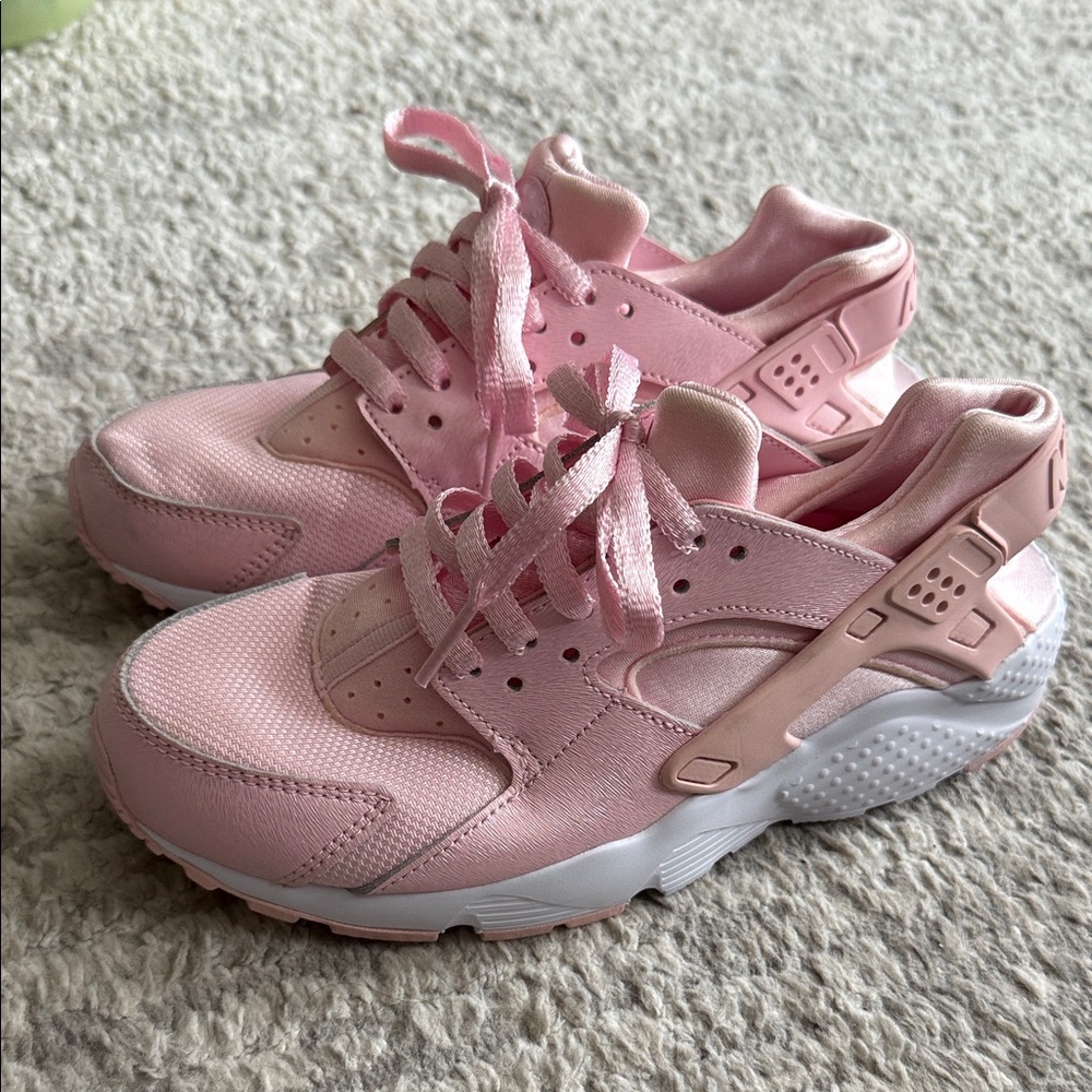 Nike Huarache Shoes, Baby Pink, Youth 5Y